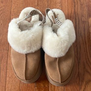 UGG funkette shearling slingback platform size 10